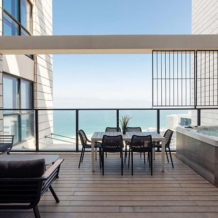 Yalarent Sea-Breeze Penthouse With Jacuzzi Apartment Bat Yam Bagian luar foto