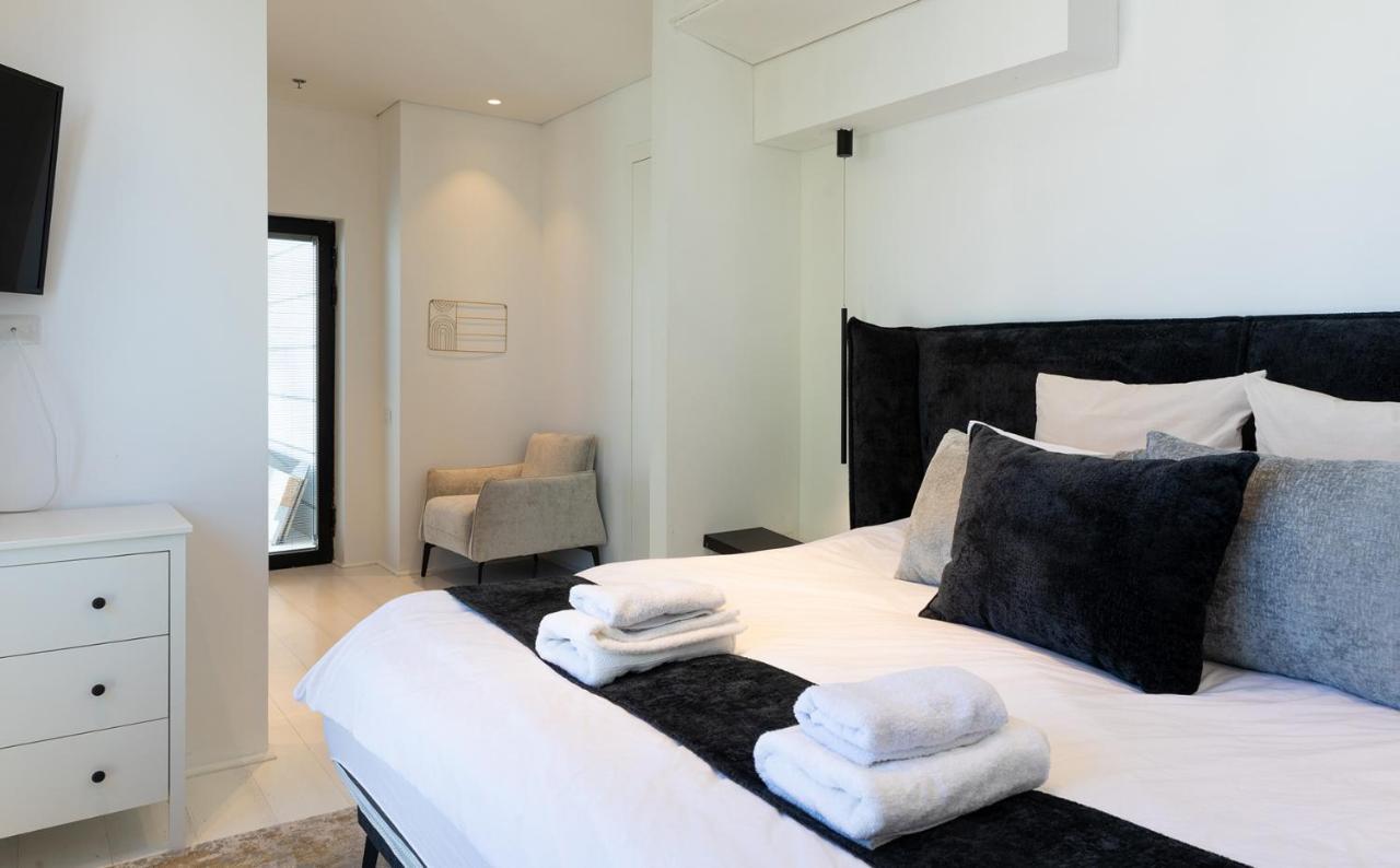 Yalarent Sea-Breeze Penthouse With Jacuzzi Apartment Bat Yam Bagian luar foto