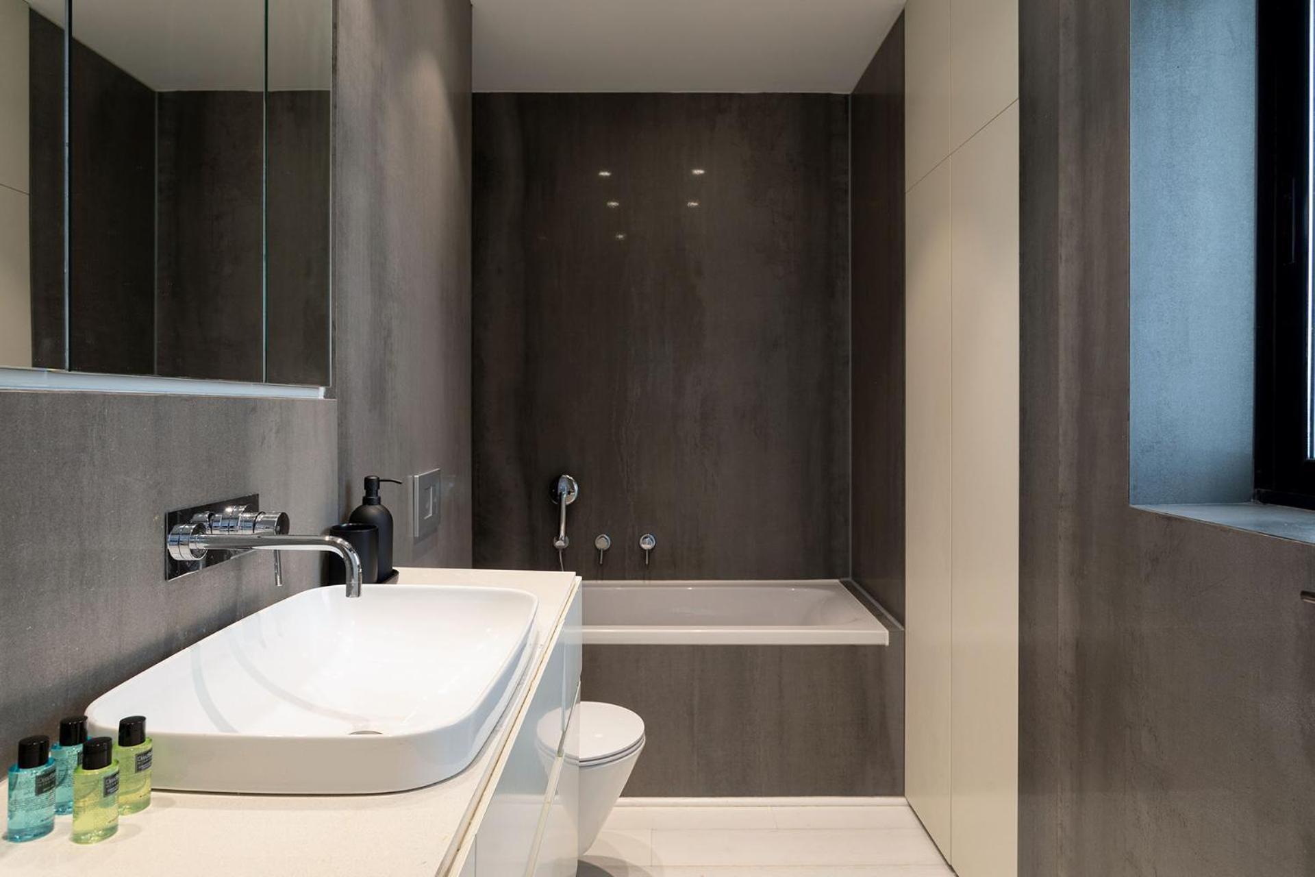 Yalarent Sea-Breeze Penthouse With Jacuzzi Apartment Bat Yam Bagian luar foto