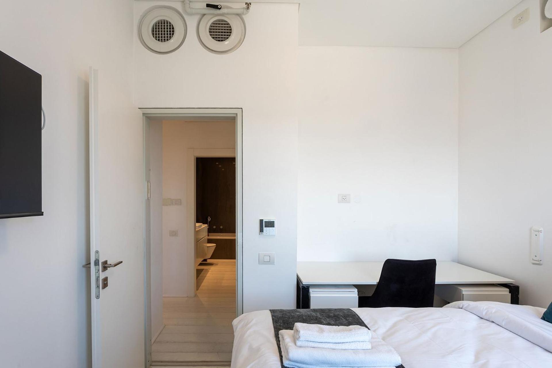 Yalarent Sea-Breeze Penthouse With Jacuzzi Apartment Bat Yam Bagian luar foto